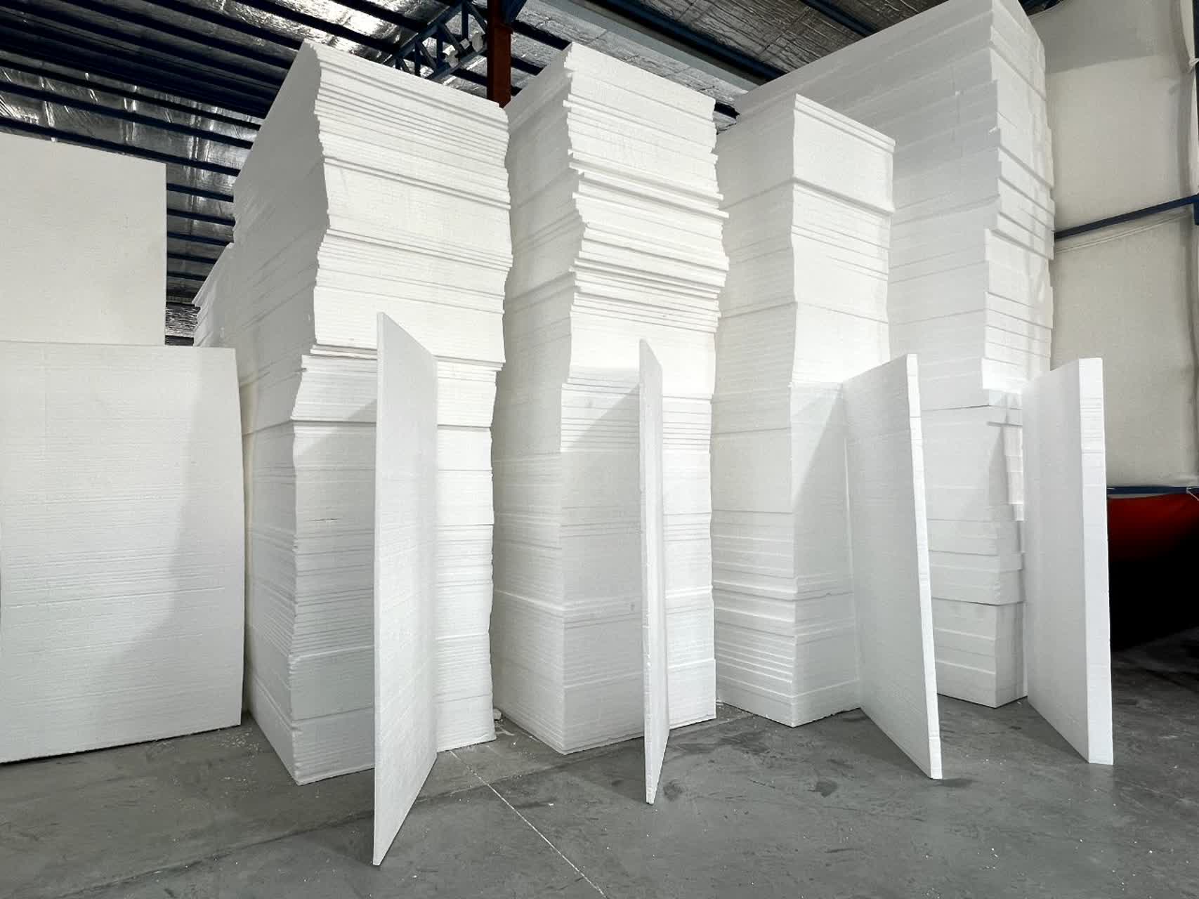 فوم ورقه ای فوم جم با ابعاد 200×100×3 سانتی متر